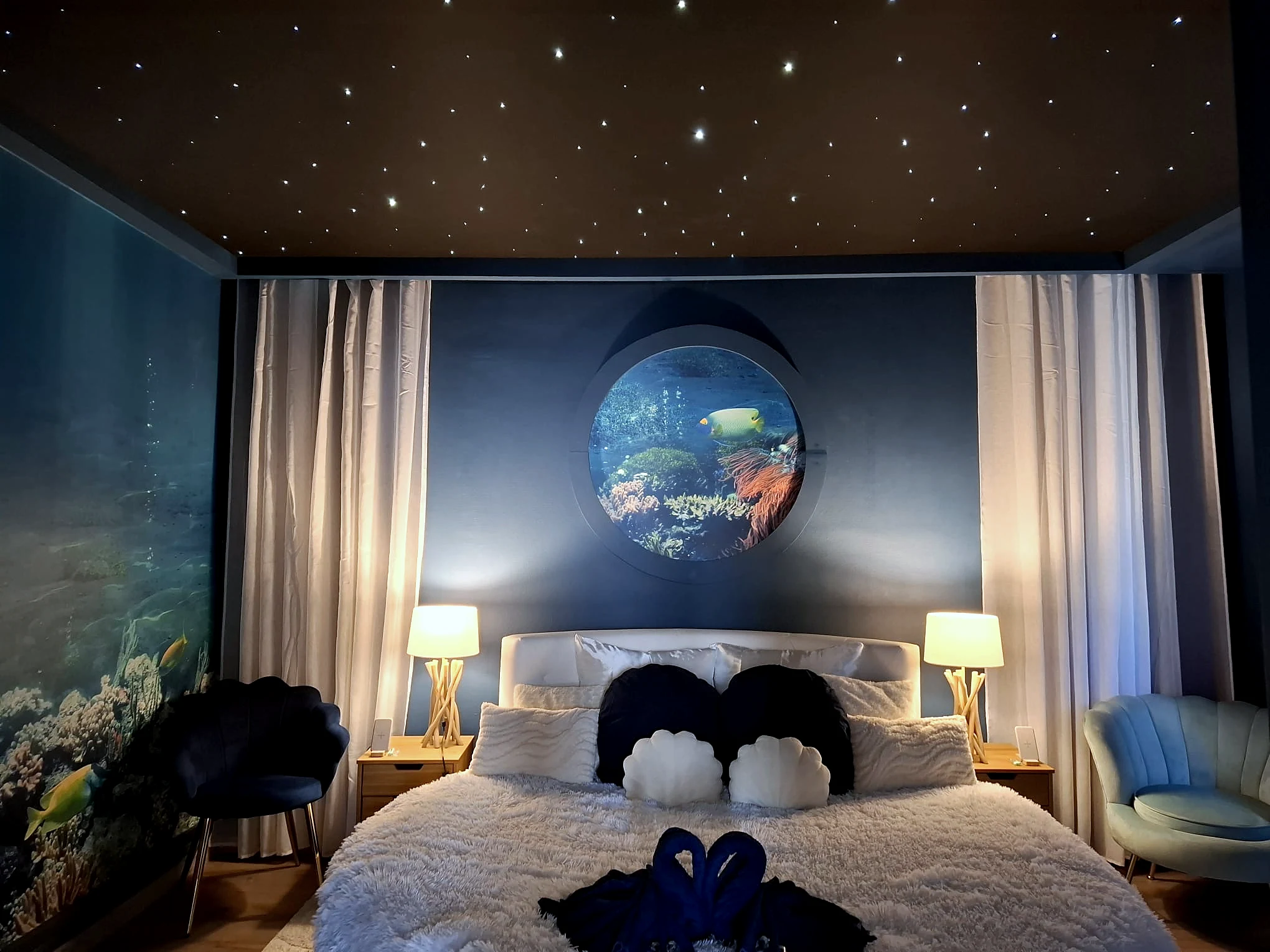 Chambre thème sous-marin avec ciel étoilé – Ménage Airbnb Strasbourg